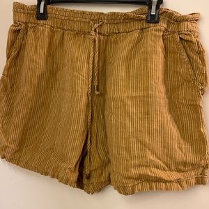 XL yellow striped Anthropologie elastic/tie waist shorts with pockets